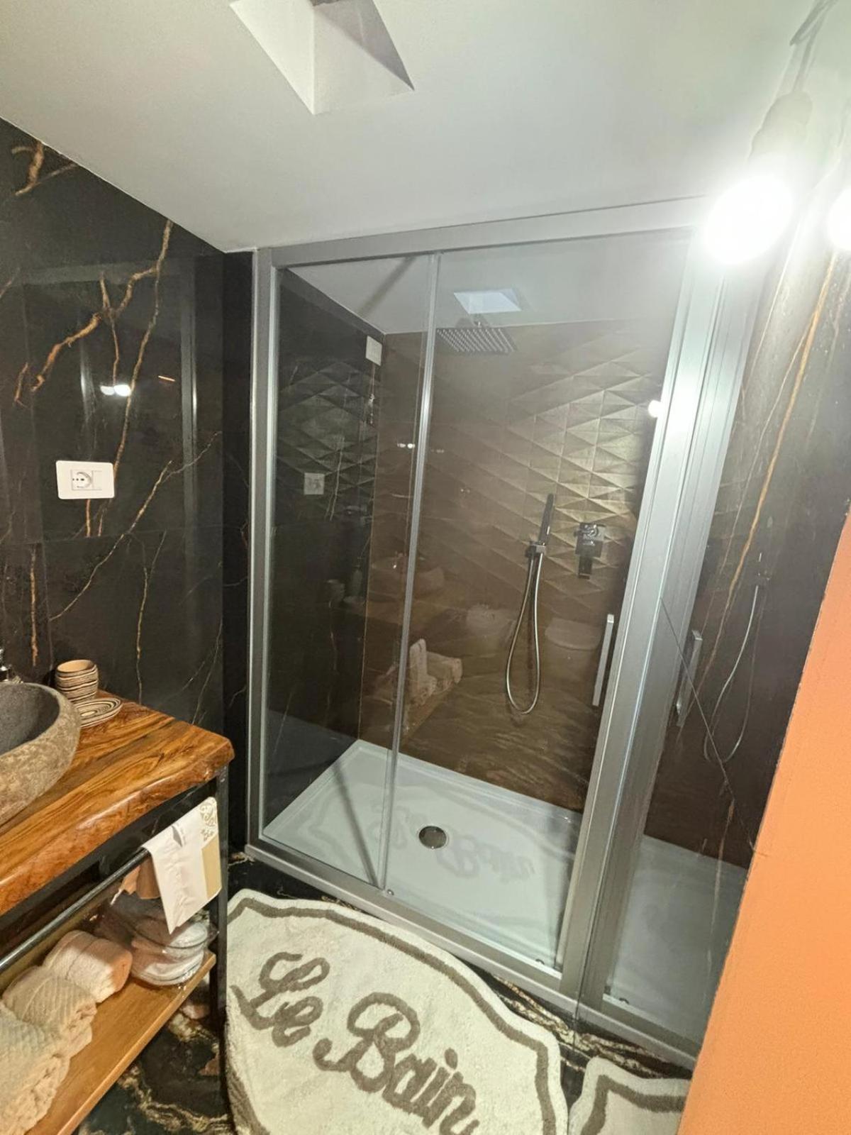 J Luxury Home トロペーア エクステリア 写真