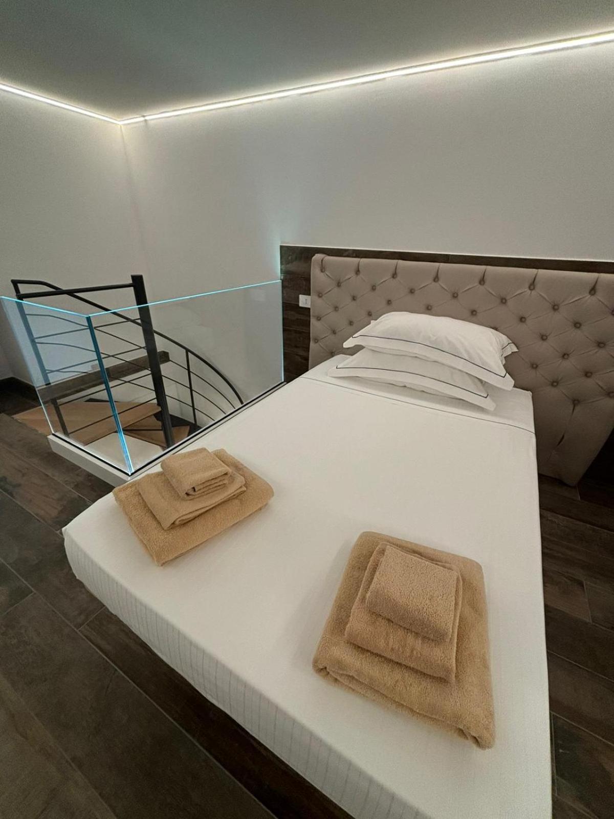 J Luxury Home トロペーア エクステリア 写真