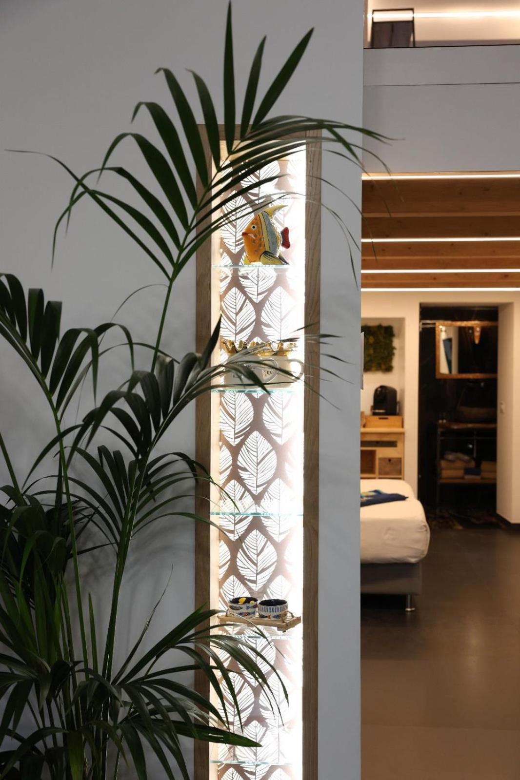 J Luxury Home トロペーア エクステリア 写真