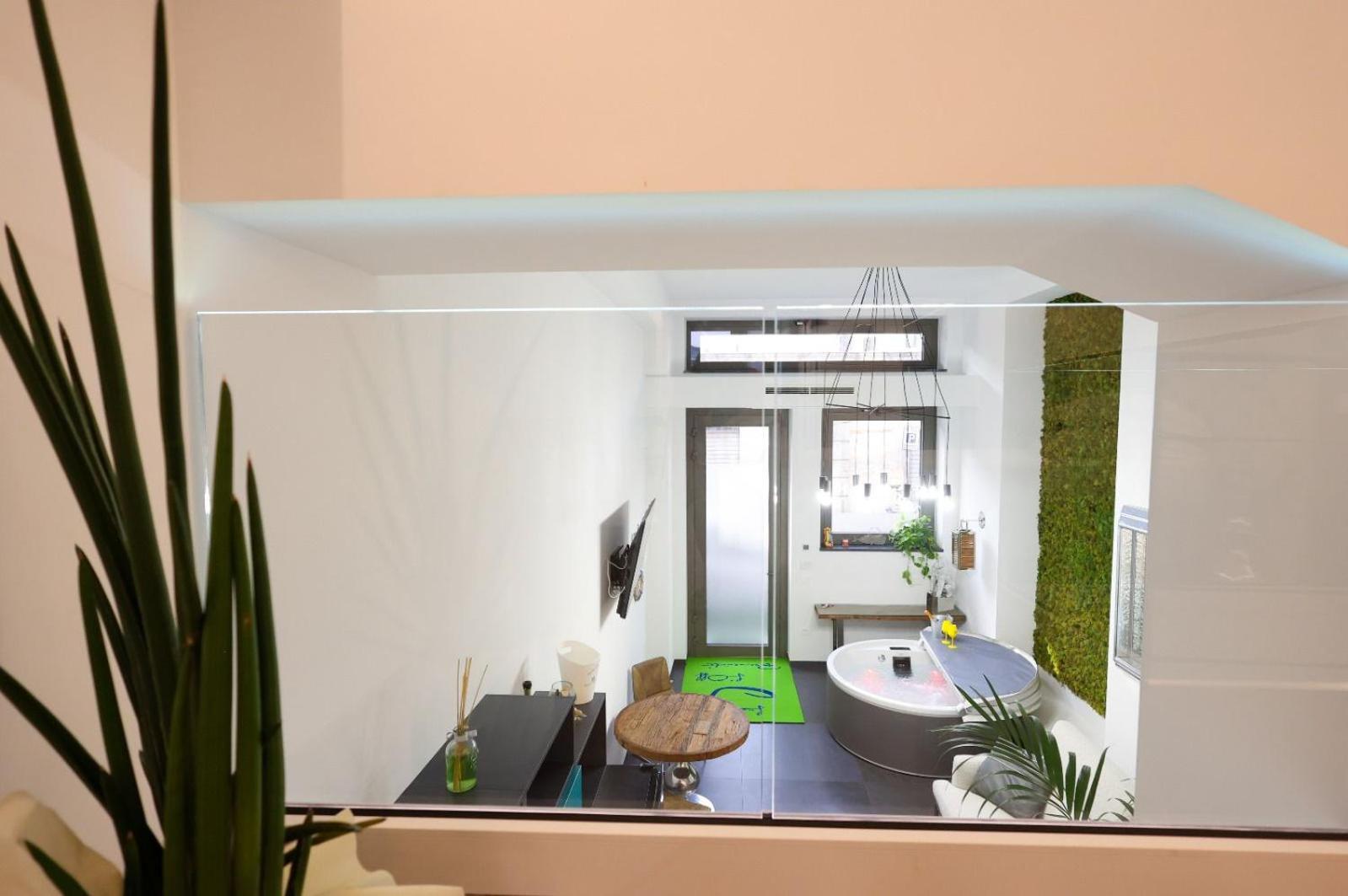 J Luxury Home トロペーア エクステリア 写真
